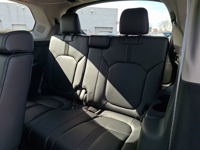 Used 2025 Honda Pilot Touring image 11