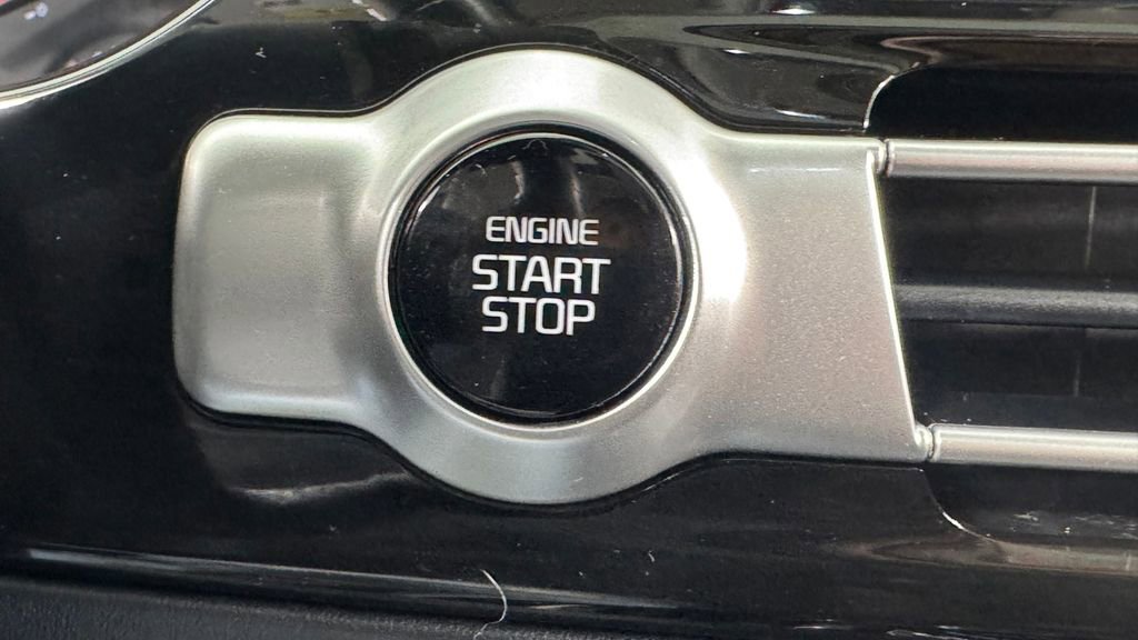 Used 2021 Kia Seltos SX w/ SX Sunroof Package image 24