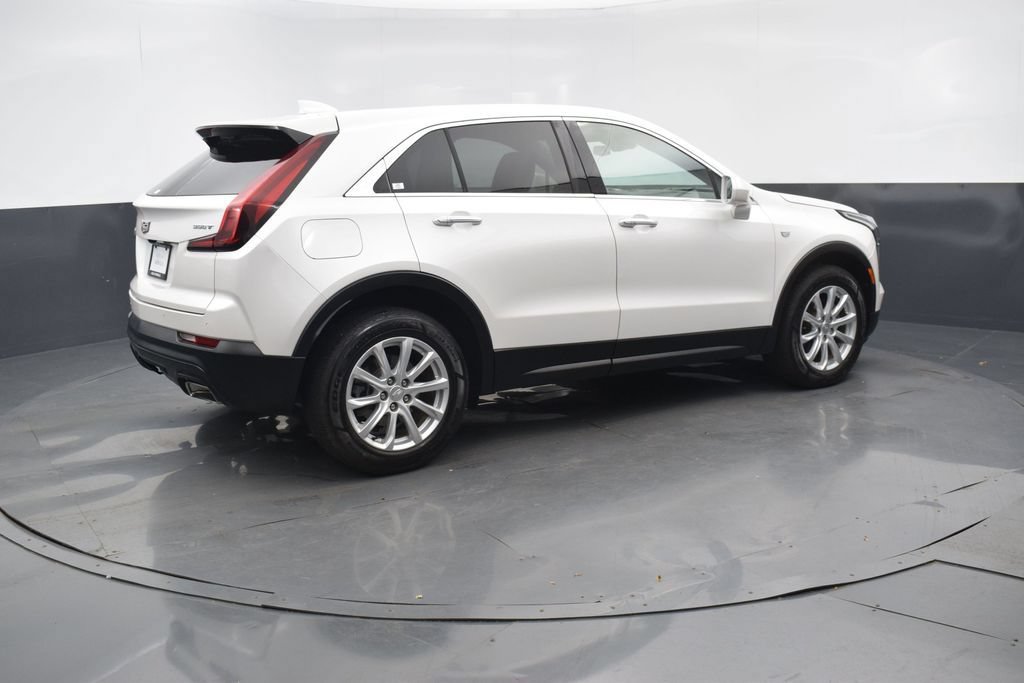 Used 2021 Cadillac XT4 Luxury w/ Driver Awareness Package FWD image 6