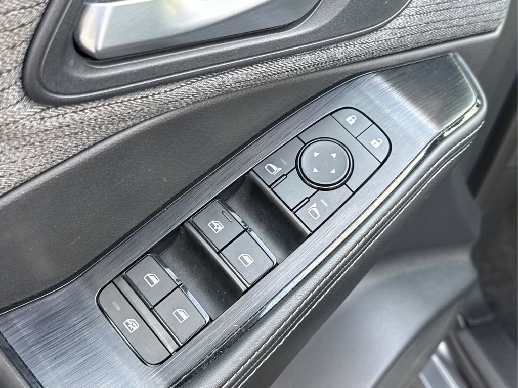 Used 2023 Nissan Rogue SV image 28