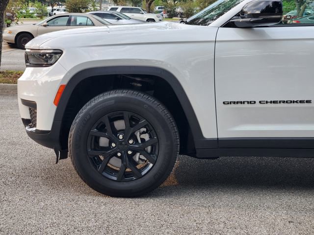 Used 2024 Jeep Grand Cherokee L Laredo AWD/4WD image 5
