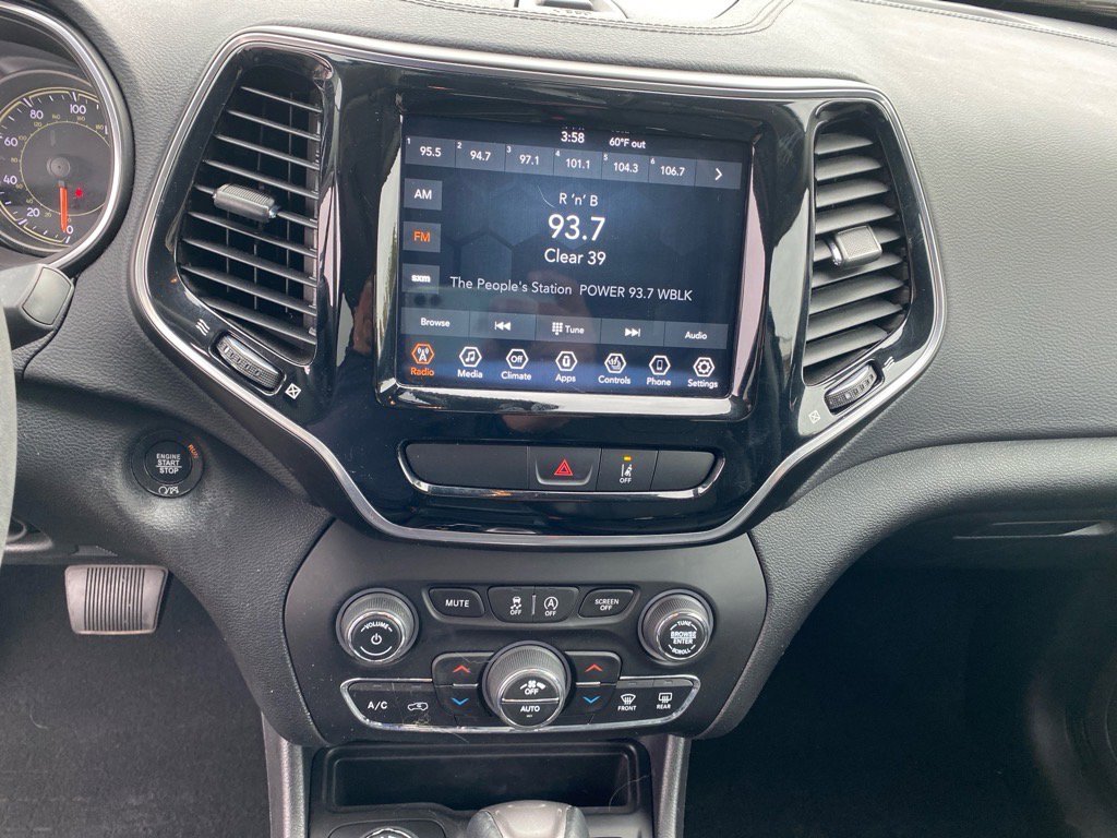 Used 2022 Jeep Cherokee Limited w/ Mopar Interior Package image 11