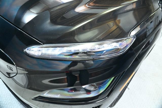 Used 2023 Hyundai Kona SE w/ Cargo Package image 13