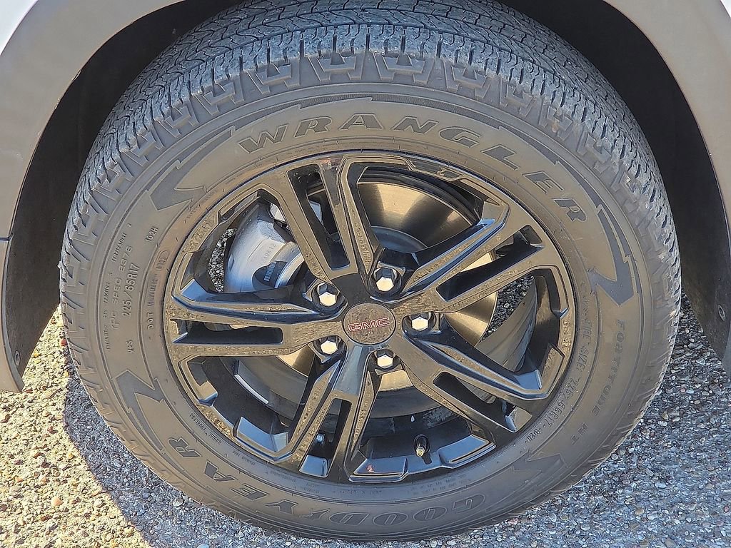 Used 2023 GMC Terrain AT4 image 12