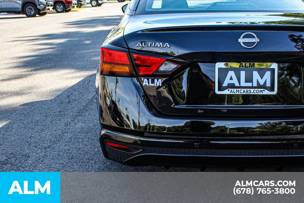 Used 2025 Nissan Altima 2.5 SV FWD image 13