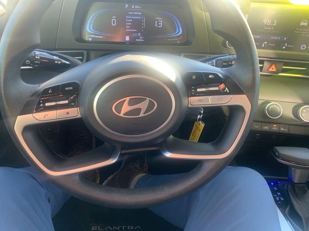 Certified 2024 Hyundai Elantra SE image 19