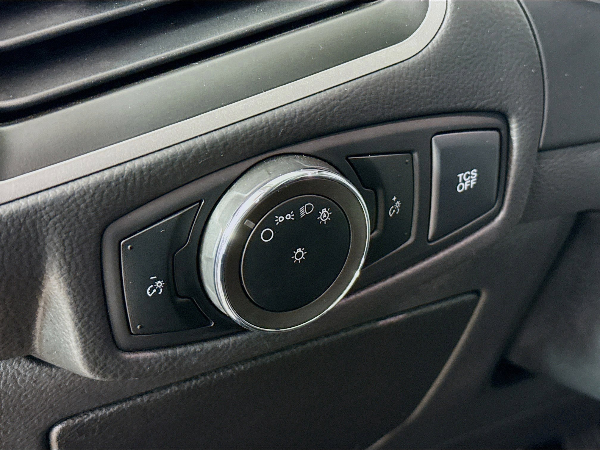 Used 2024 Ford Edge SEL AWD/4WD image 9