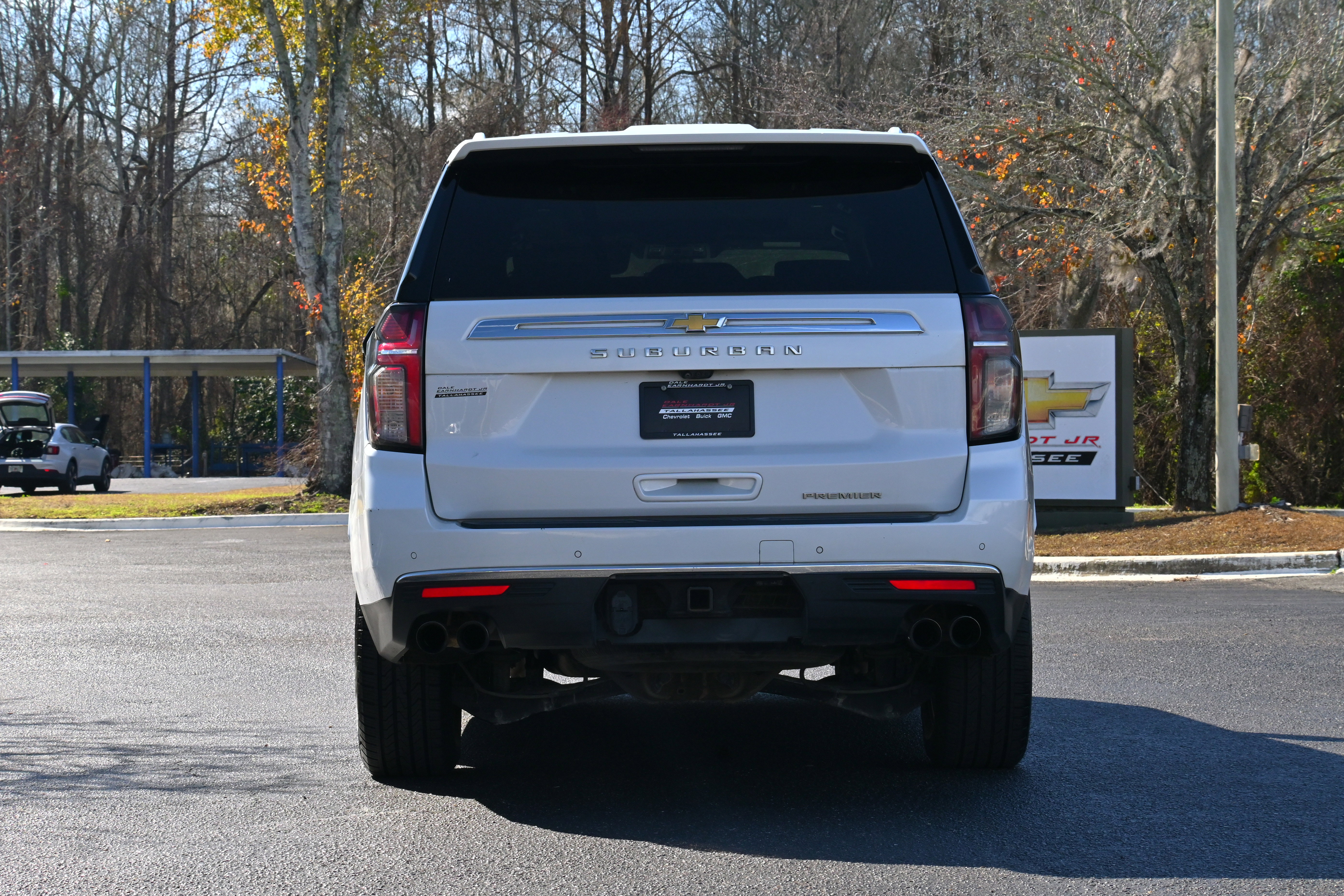 Used 2021 Chevrolet Suburban Premier w/ Premium Package image 32