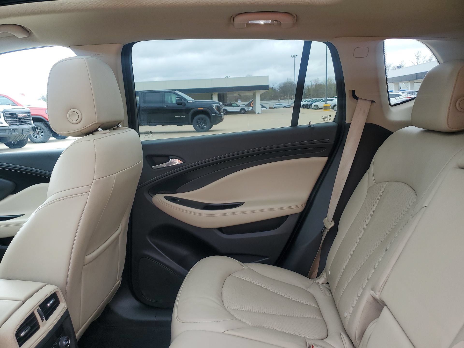 Used 2017 Buick Envision Premium AWD/4WD image 32