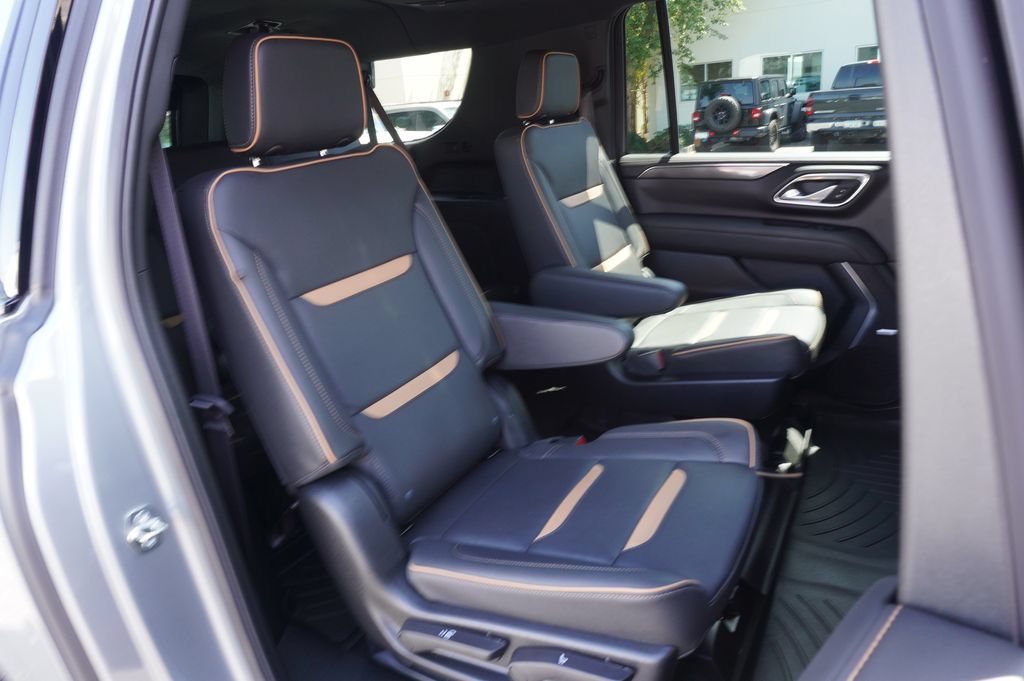 Certified 2024 GMC Yukon XL AT4 w/ AT4 Premium Package AWD/4WD image 10