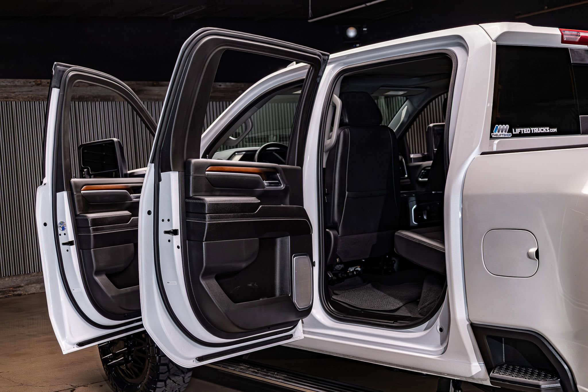 Used 2025 GMC Sierra 3500 Denali w/ Denali Reserve Package image 31