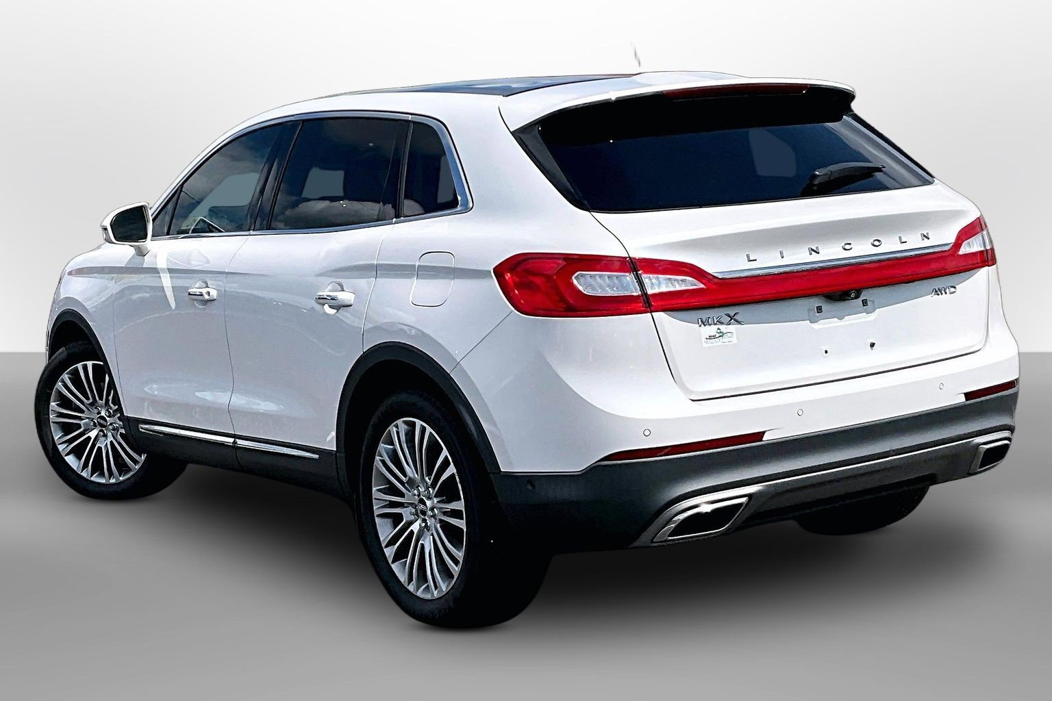 Used 2018 Lincoln MKX Reserve w/ Driver Assistance Package AWD/4WD image 10
