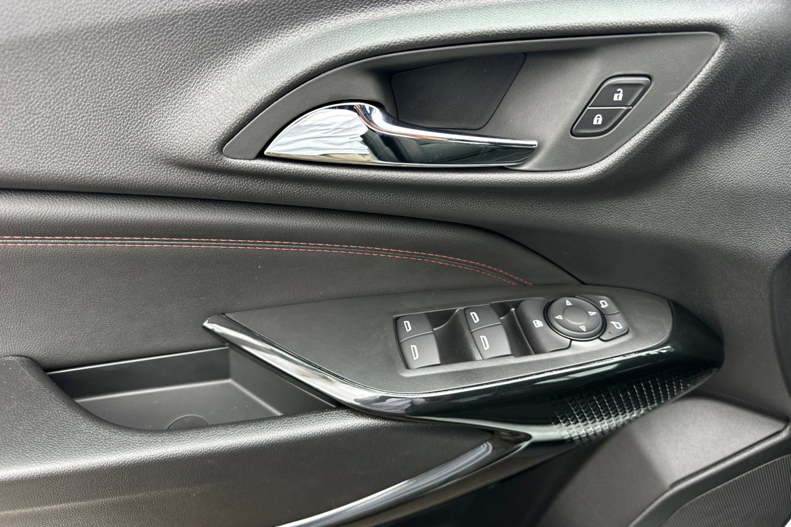 New 2026 Chevrolet Trax RS image 11