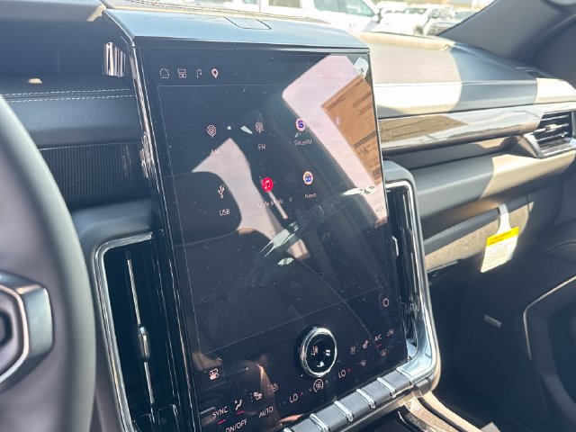 New 2026 GMC Yukon XL Elevation w/ Elevation Premium Package AWD/4WD image 23