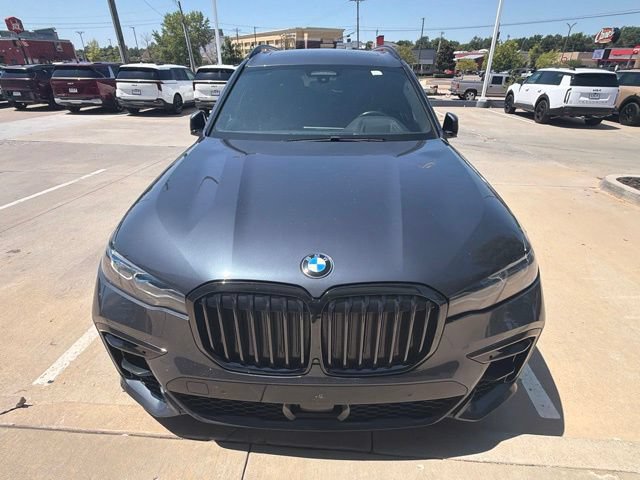 Used 2021 BMW X7 M50i AWD/4WD image 3