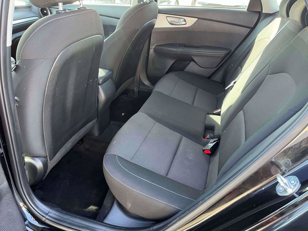 Used 2023 Kia Forte LXS w/ LXS Technology Package image 5