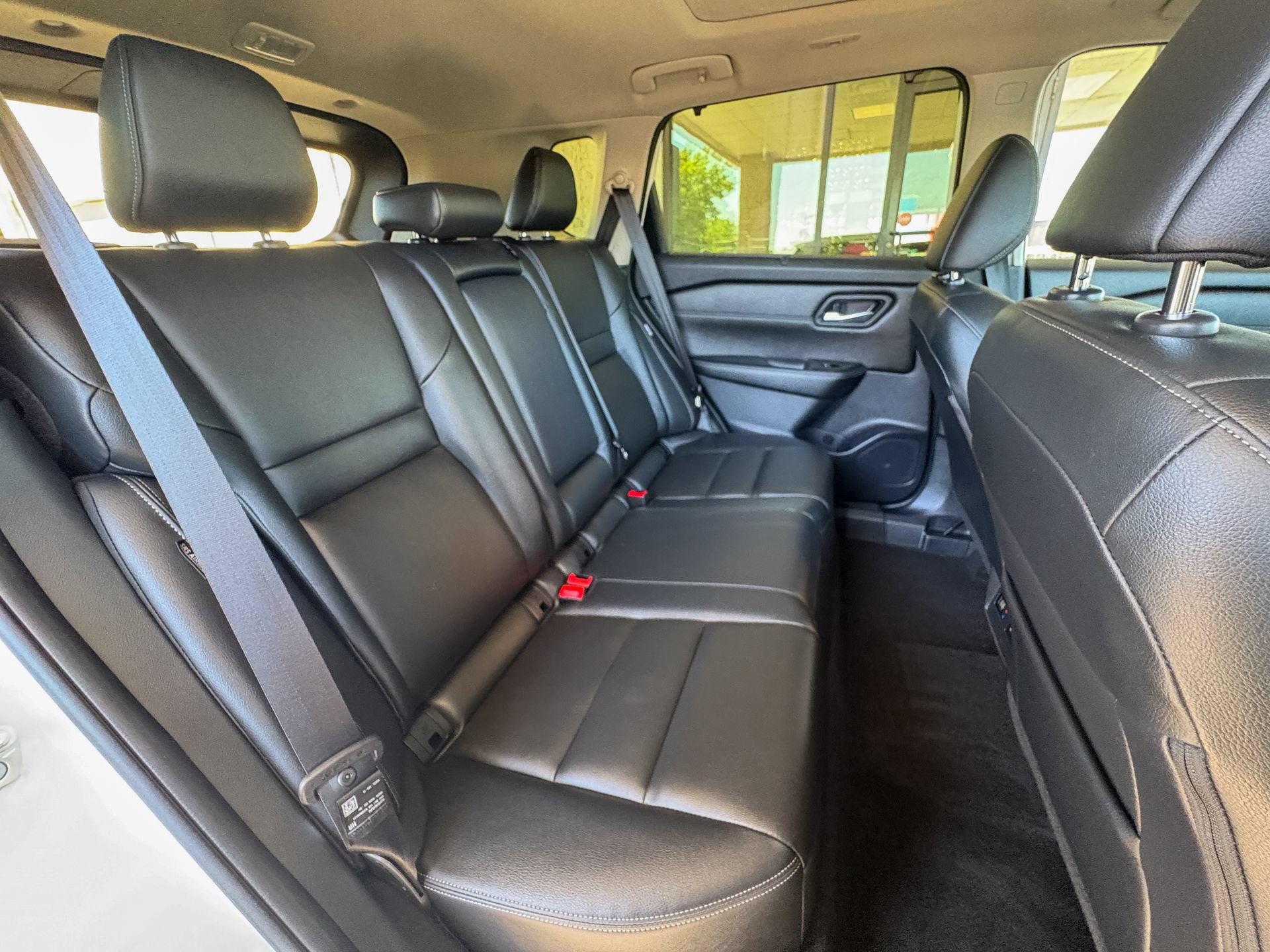 Used 2025 Nissan Rogue SL w/ SL Premium Package FWD image 28