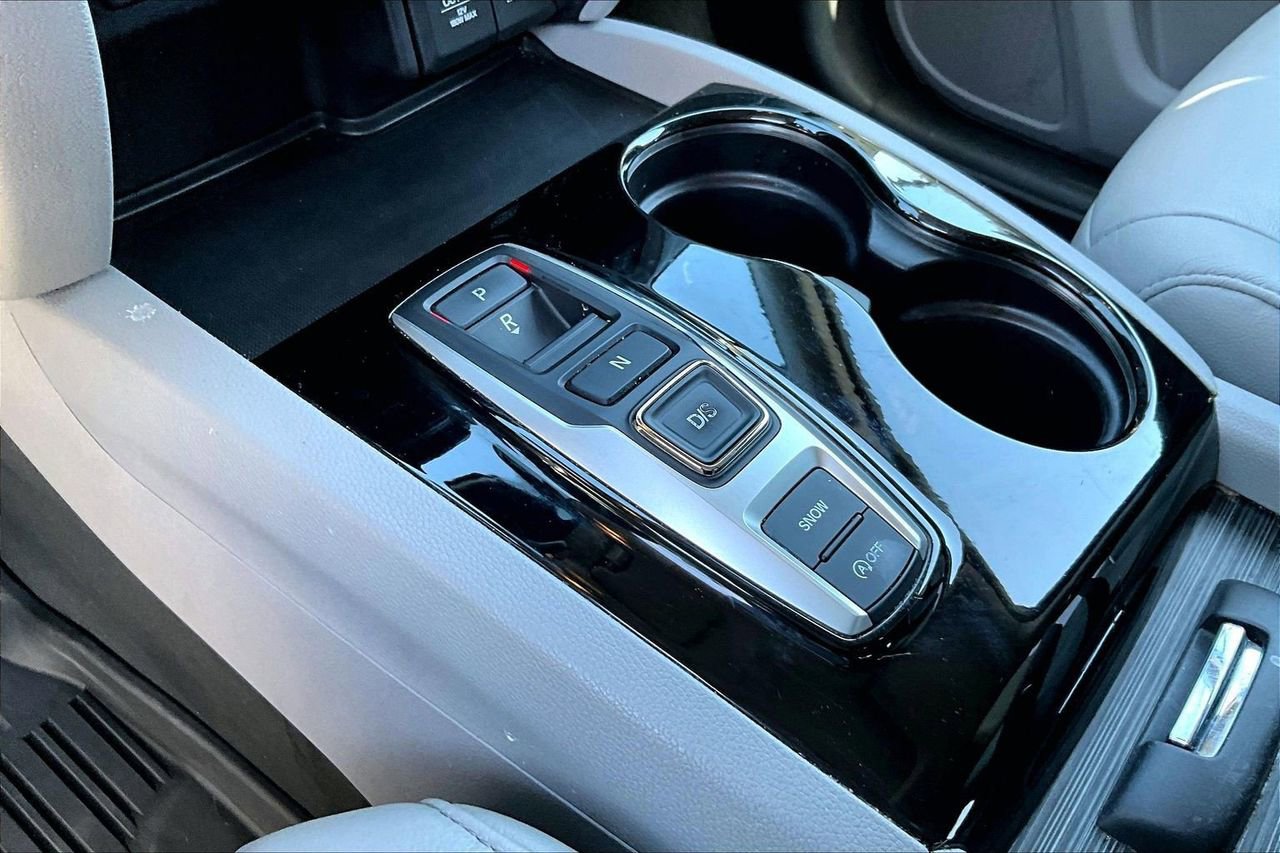 Used 2016 Honda Pilot Touring image 32