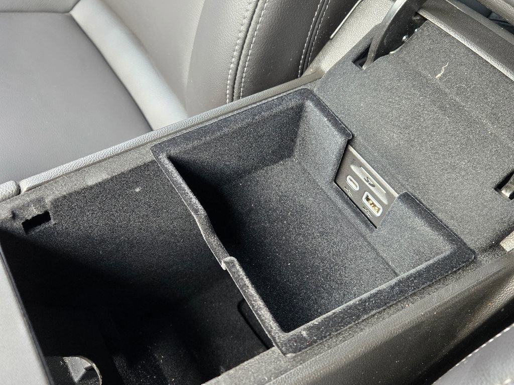 Used 2022 Cadillac XT5 Luxury image 34