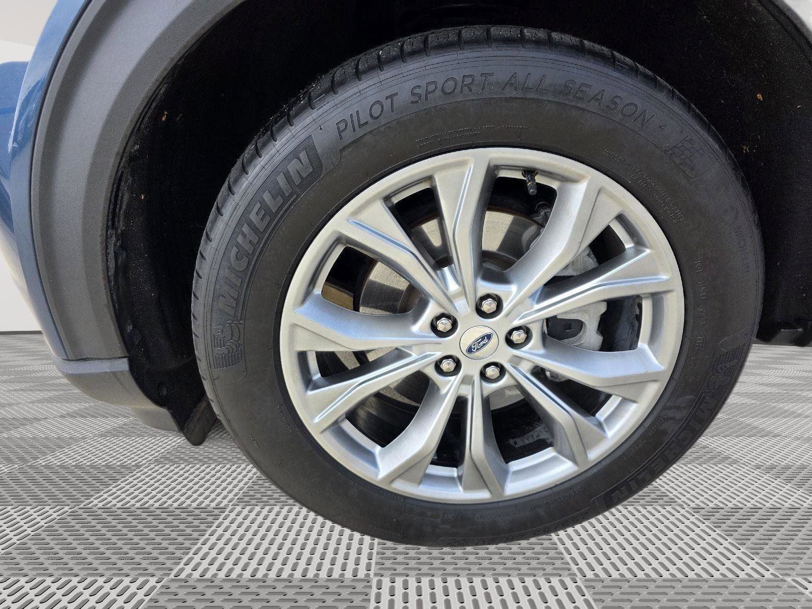 Used 2020 Ford Explorer XLT w/ Equipment Group 202A image 24