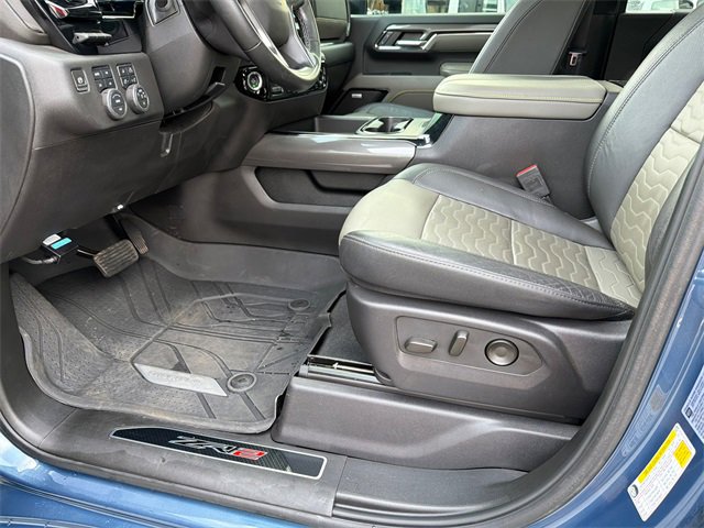 Used 2024 Chevrolet Silverado 2500 ZR2 w/ Technology Package image 9