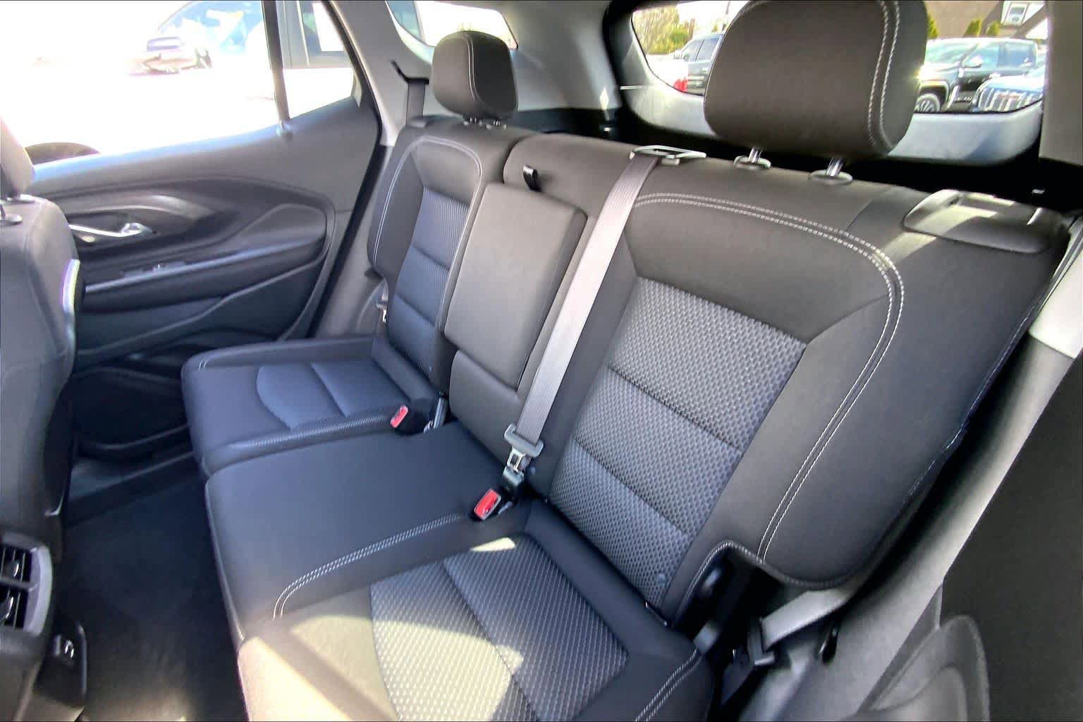 Used 2022 GMC Terrain SLE w/ Driver Convenience Package image 20