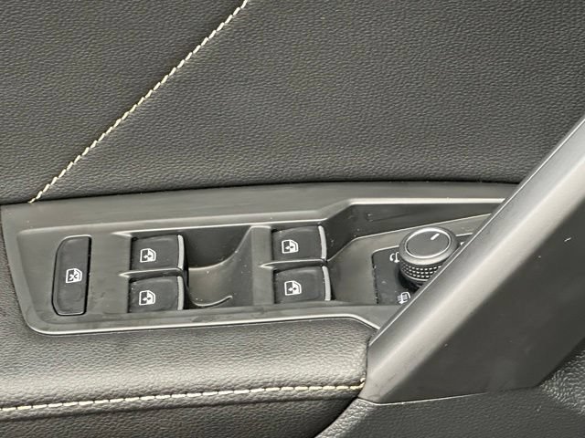 Used 2023 Volkswagen Tiguan SEL R-Line AWD/4WD image 32