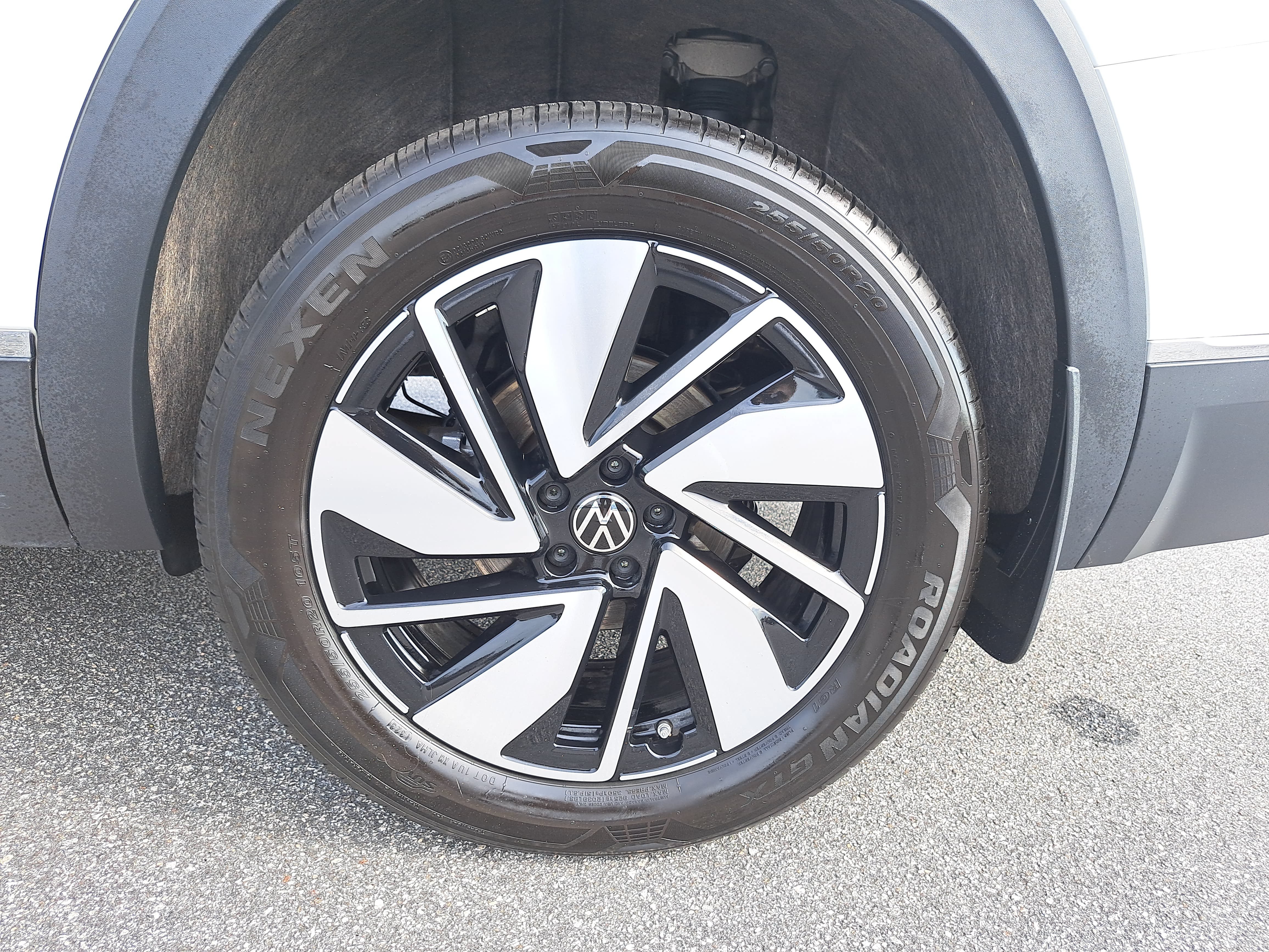 Used 2024 Volkswagen Atlas SEL AWD/4WD image 33