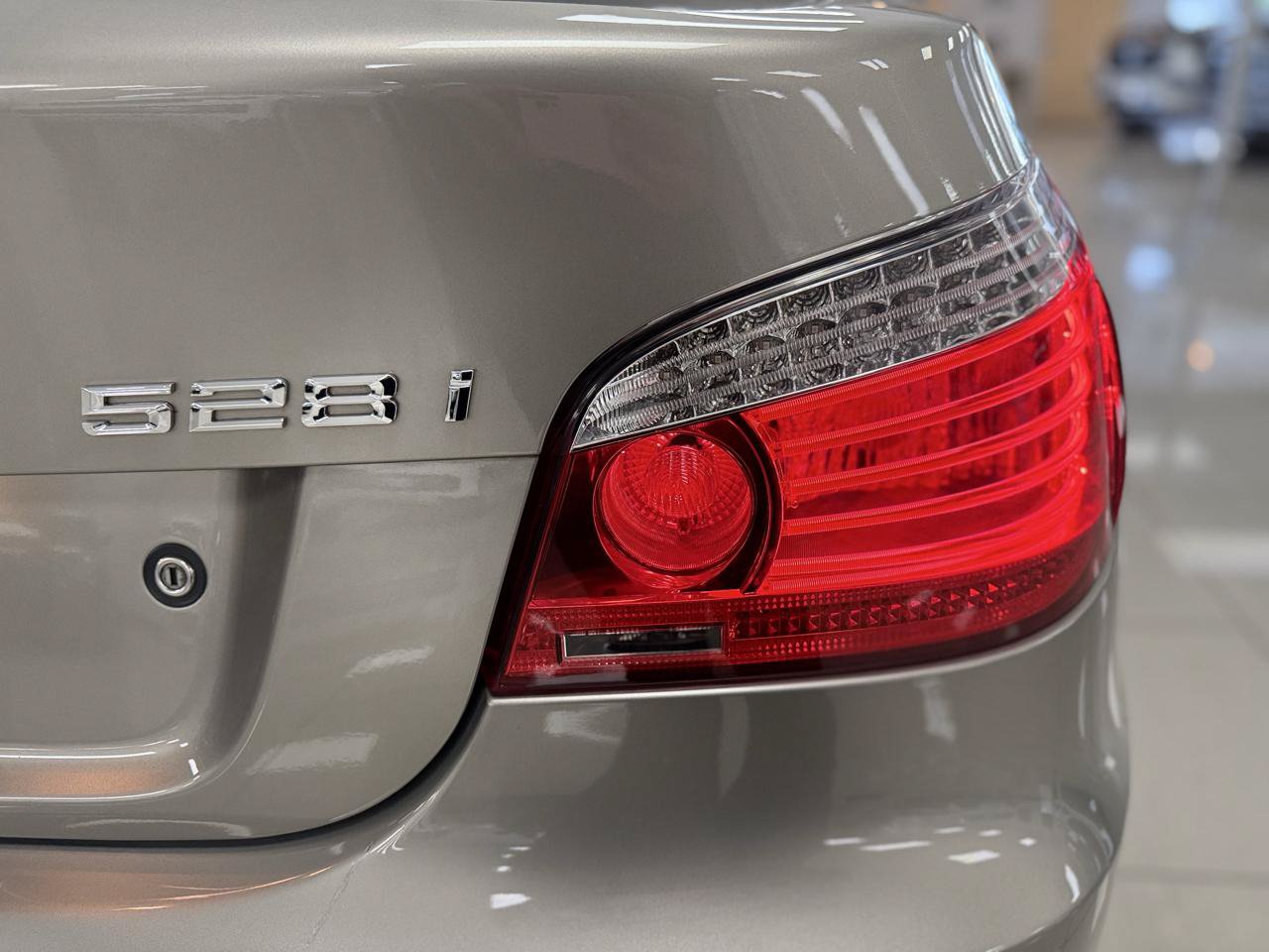Used 2008 BMW 528i Sedan w/ Premium Pkg RWD image 26