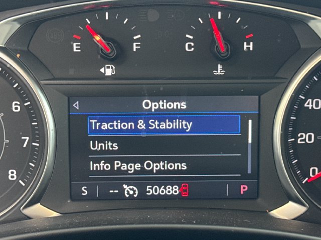 Used 2024 GMC Terrain SLT AWD/4WD image 17
