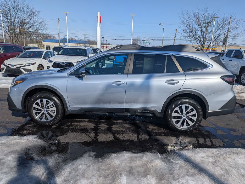 Used 2021 Subaru Outback Premium image 4