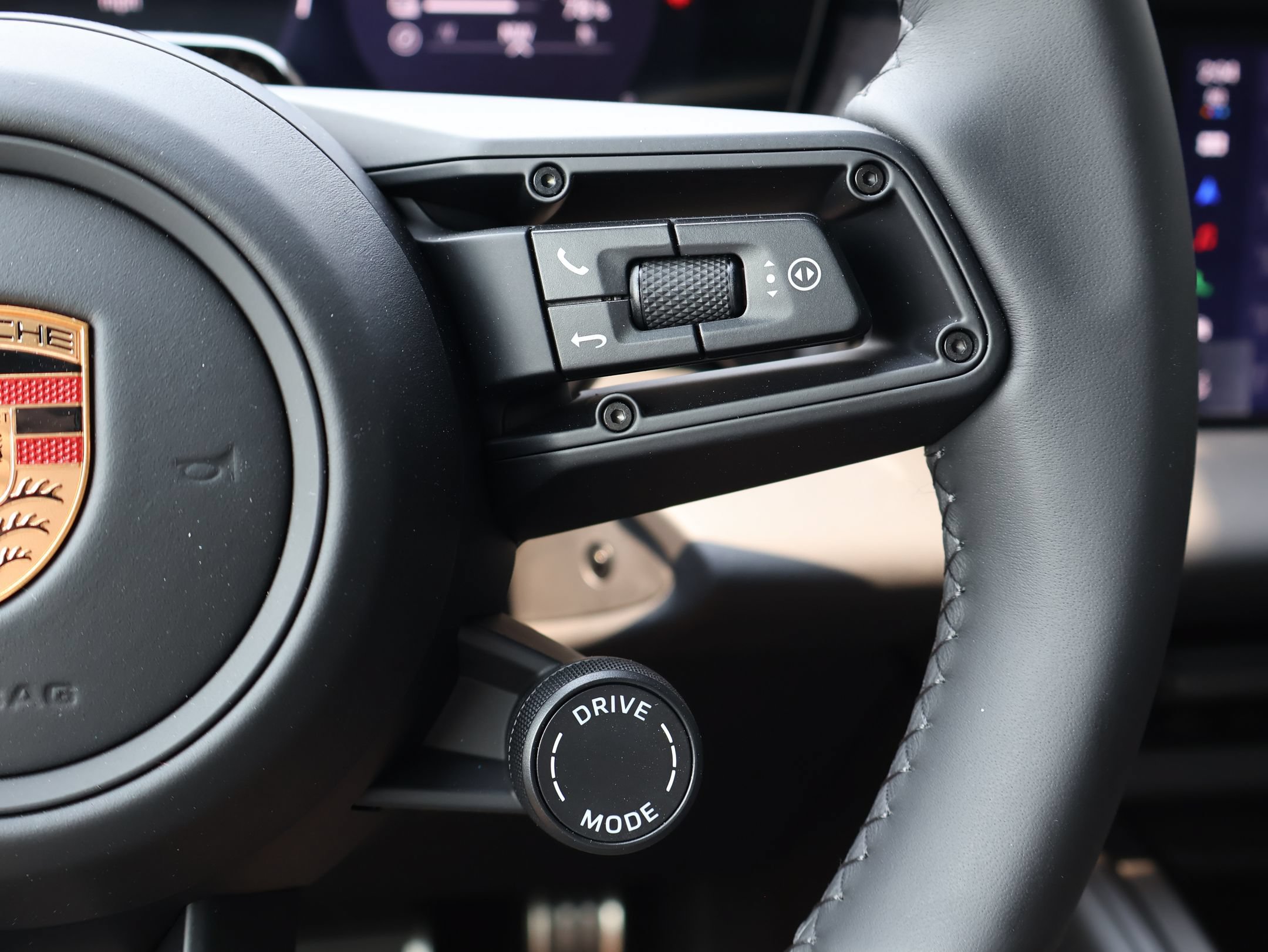 New 2026 Porsche Macan GTS Electric AWD/4WD image 17