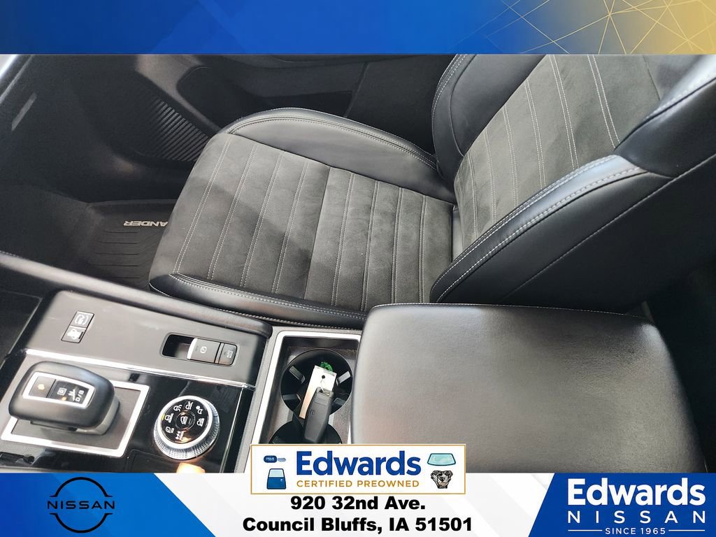 Used 2025 Mitsubishi Outlander SE AWD/4WD image 37