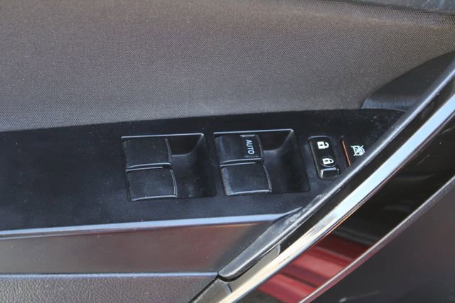 Used 2017 Toyota Corolla iM w/ Carpet Mat Package FWD image 10