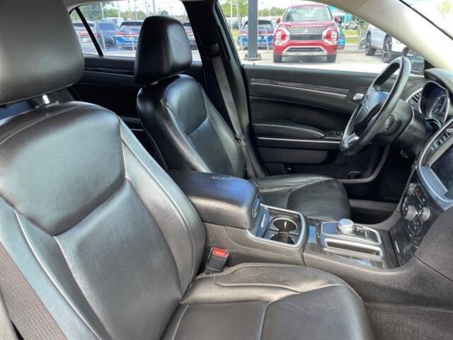 Used 2019 Chrysler 300 Touring L w/ Quick Order Package 22F image 9