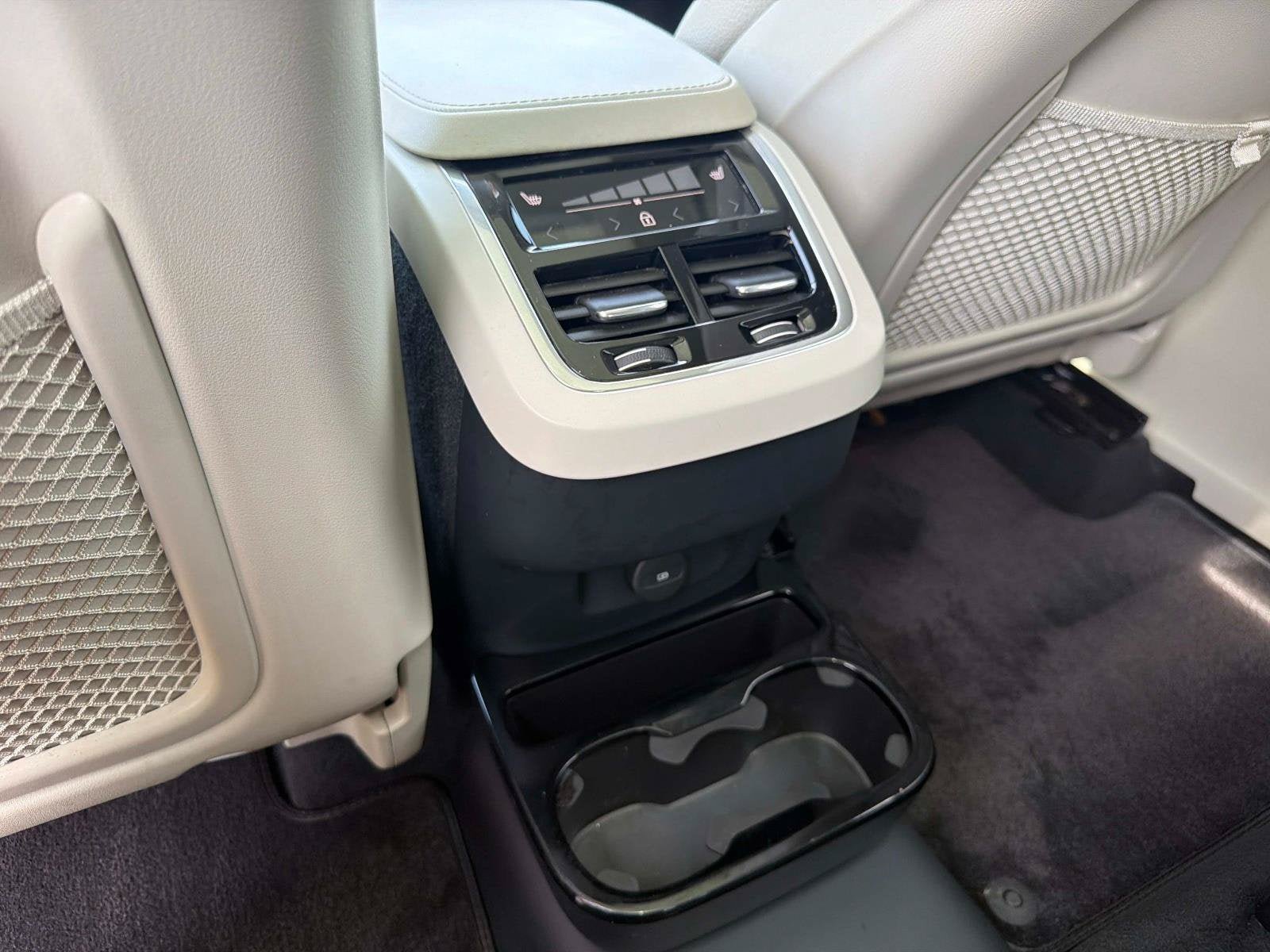 Used 2023 Volvo XC90 B6 Plus w/ Protection Package Premier AWD/4WD image 16