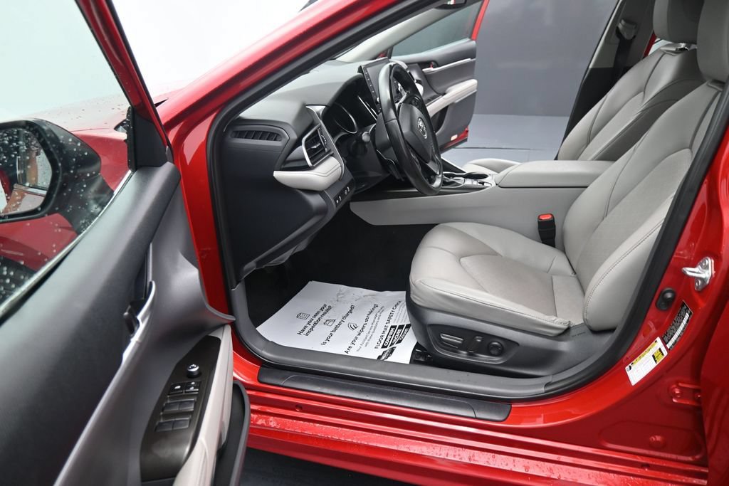 Used 2023 Toyota Camry XSE FWD image 17