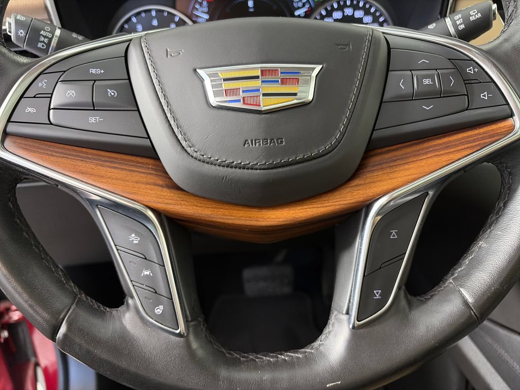 Used 2019 Cadillac XT5 Platinum AWD/4WD image 16