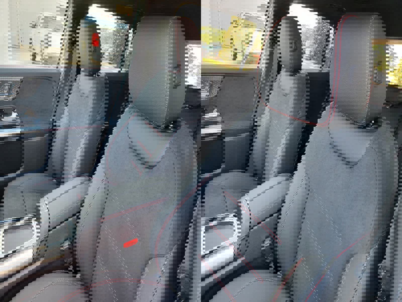 New 2025 Mercedes-Benz GLA 250 image 9