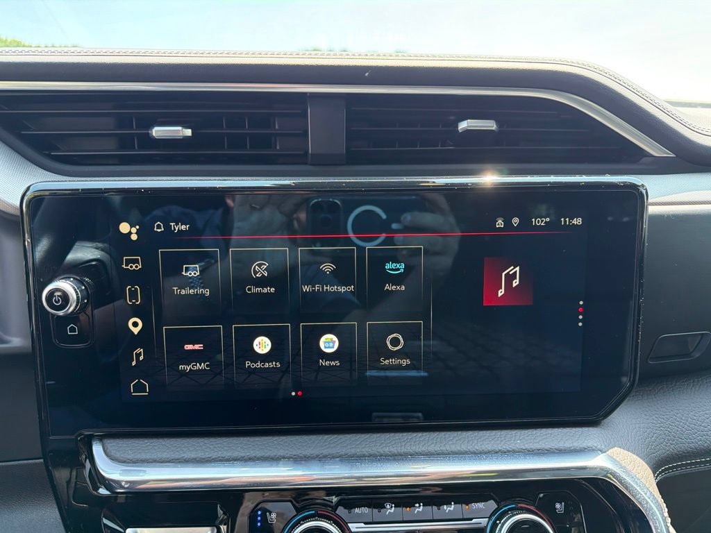 Used 2024 GMC Sierra 2500 Denali w/ Technology Package AWD/4WD image 18