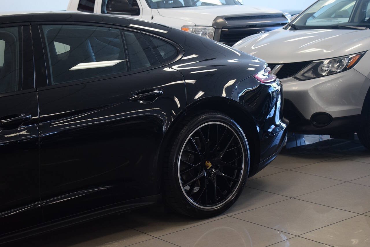 Used 2018 Porsche Panamera 4 AWD/4WD image 29