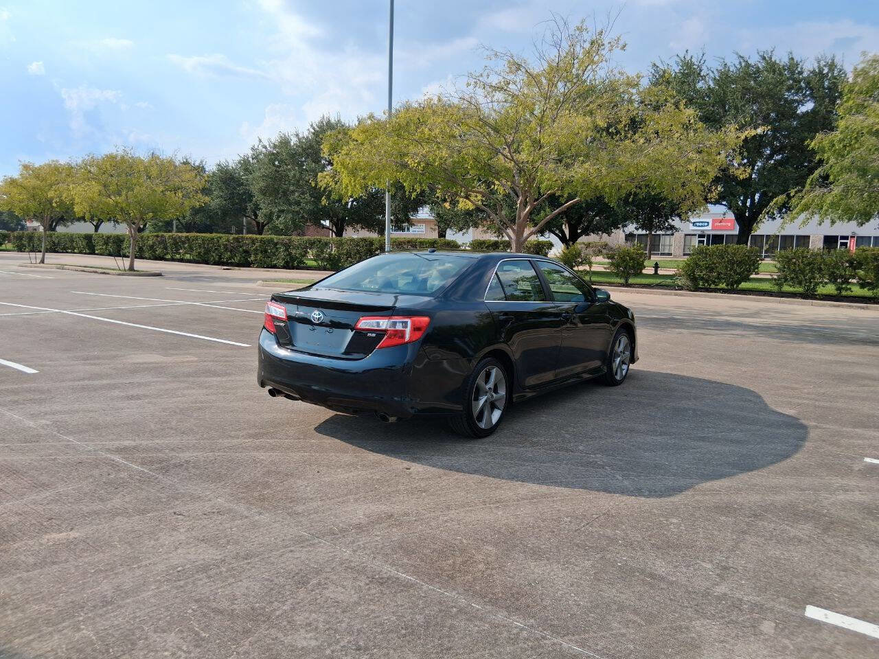 Used 2012 Toyota Camry SE image 6