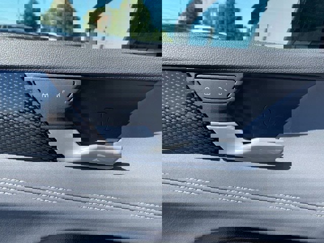 New 2025 Volkswagen Tiguan SE R-Line image 22