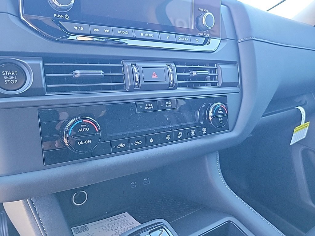 New 2025 Nissan Pathfinder S image 26