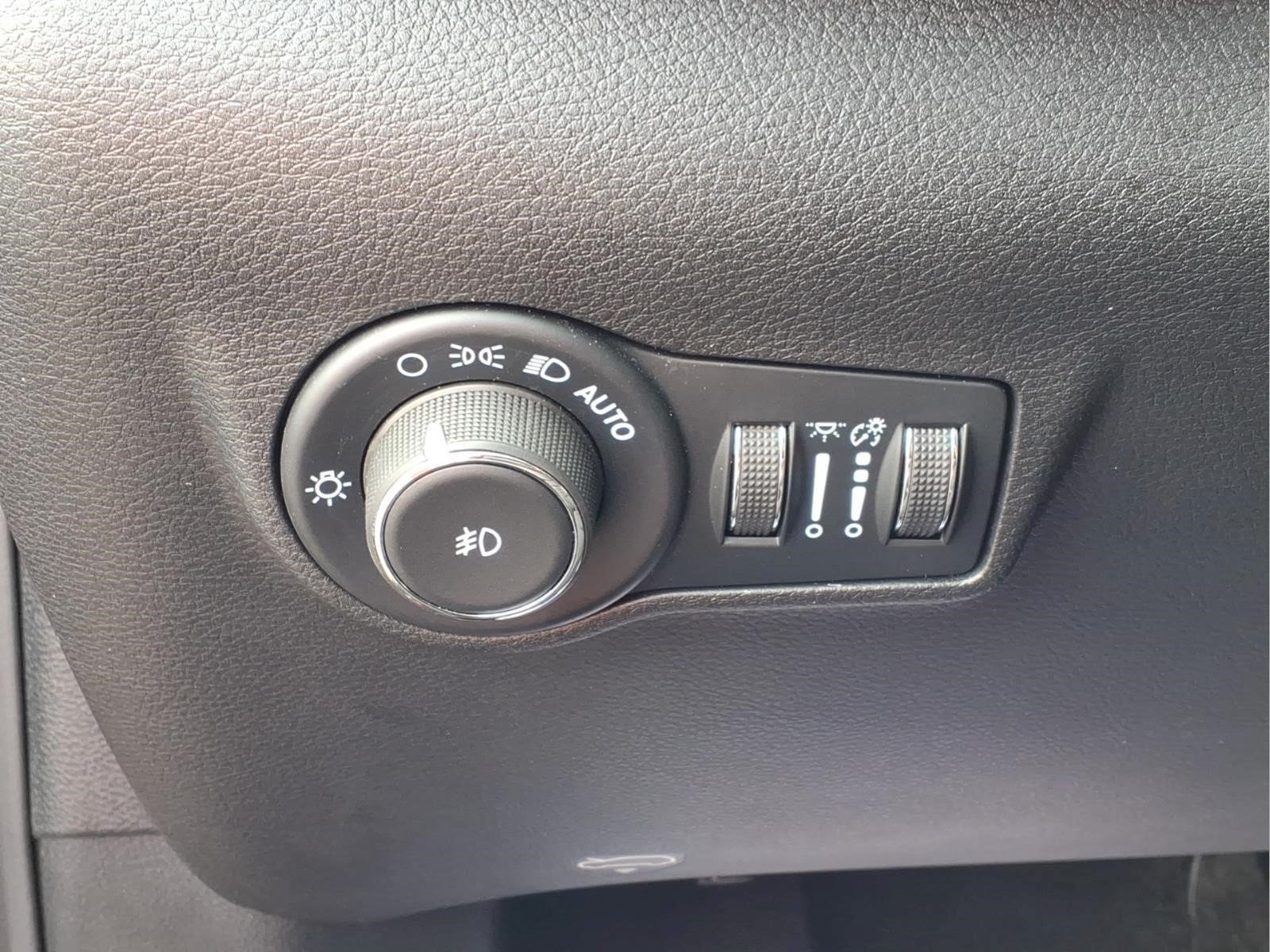 Used 2025 Jeep Compass Limited AWD/4WD image 18