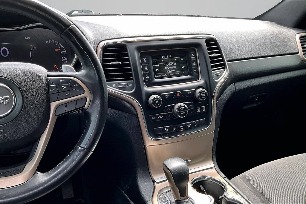 Used 2017 Jeep Grand Cherokee Laredo w/ Quick Order Package 23E AWD/4WD image 9