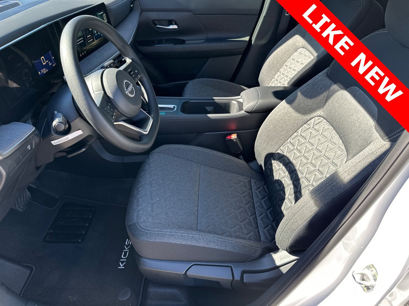 Used 2026 Nissan Kicks SV image 9