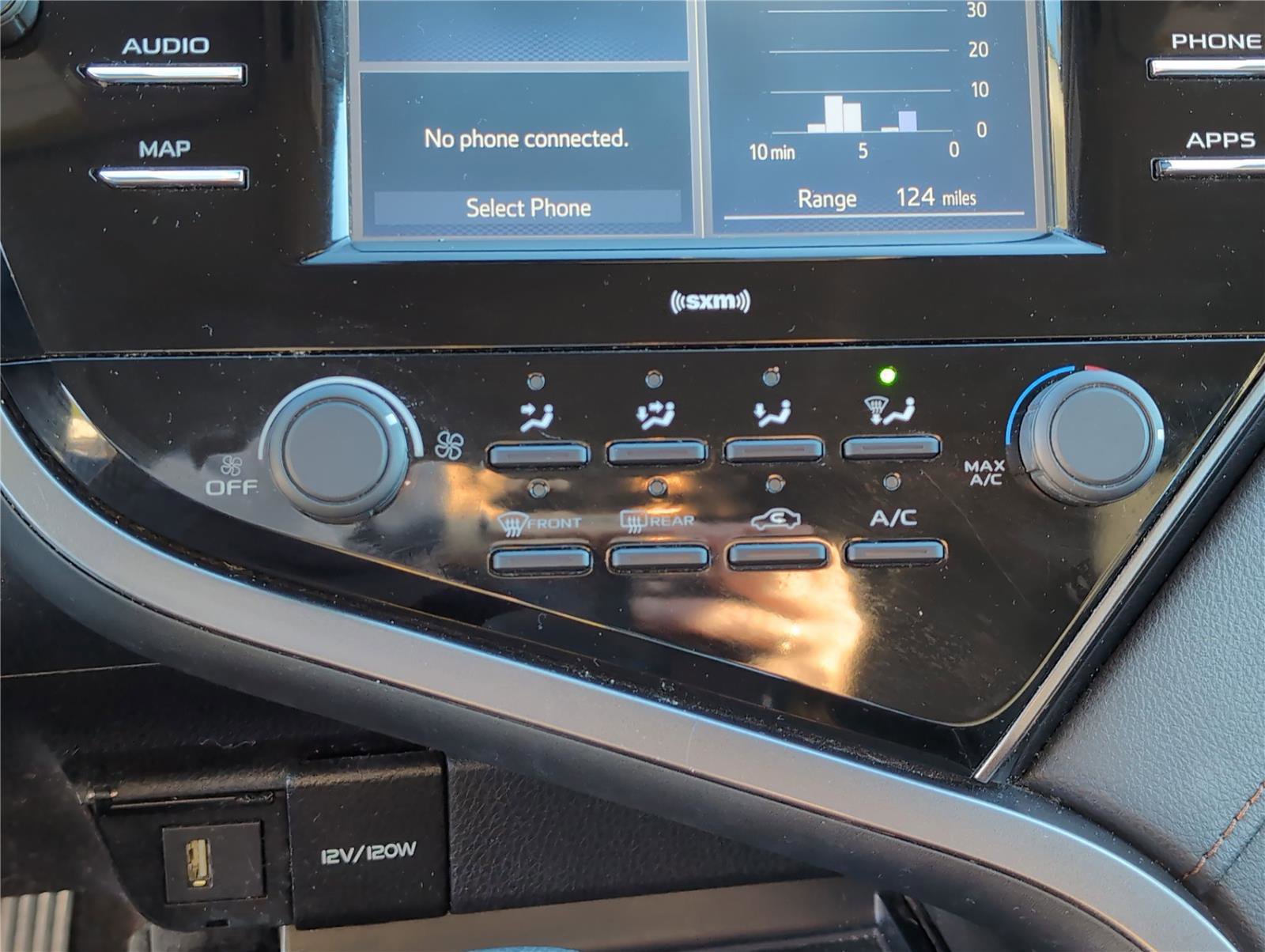 Used 2020 Toyota Camry LE FWD image 19