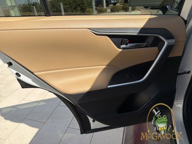 Used 2022 Toyota RAV4 XLE Premium AWD/4WD image 21