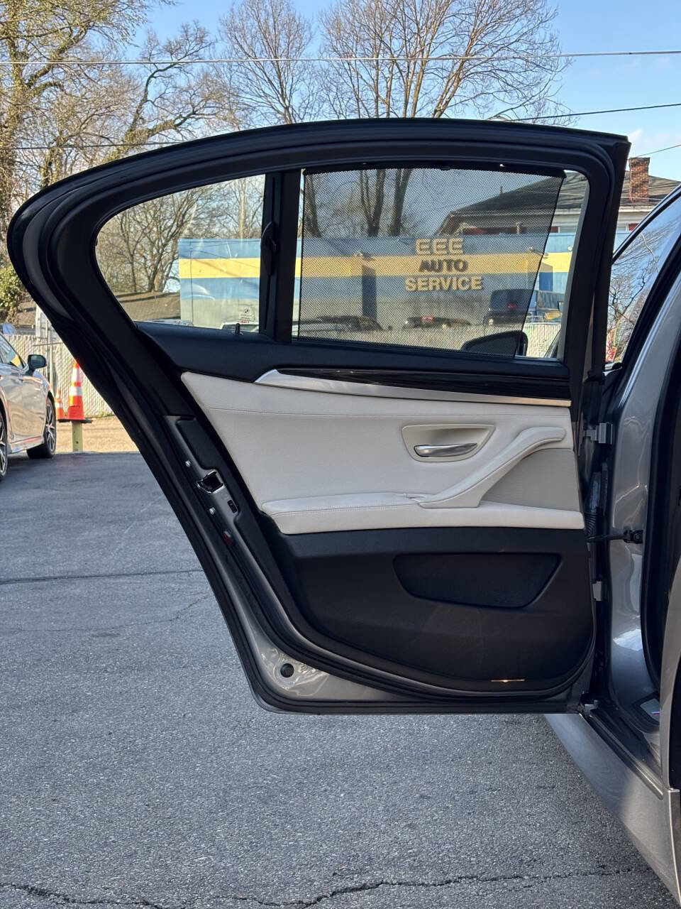 Used 2013 BMW 550i xDrive Sedan image 11